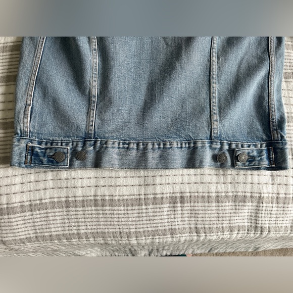 Men's/Unisex Size S Light Wash Denim Jacket - Picture 6 of 8